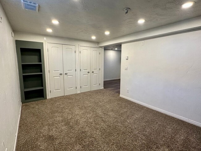 Building Photo - A &amp; E 3rd W Duplex