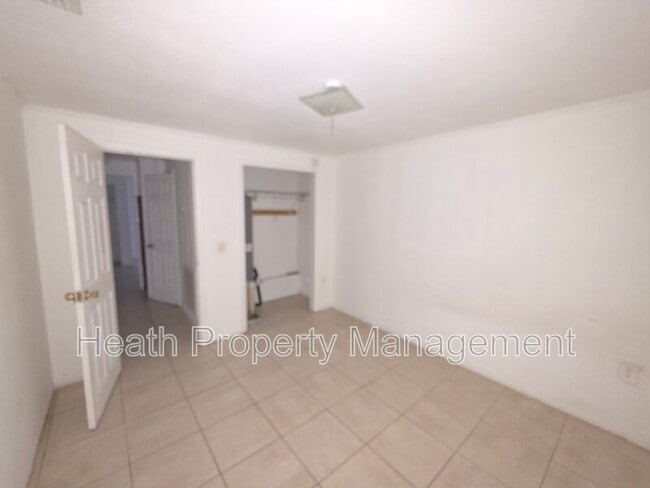 Building Photo - 504 6th Ave NW