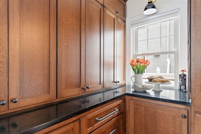 Building Photo - Fully Furnished Luxury Home – Just 3 Block...