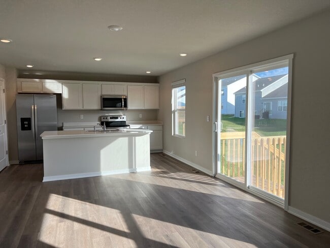 Building Photo - 1090 Bel Aire Ct