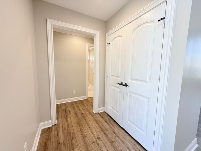 Building Photo - 5511 La Moya Ave