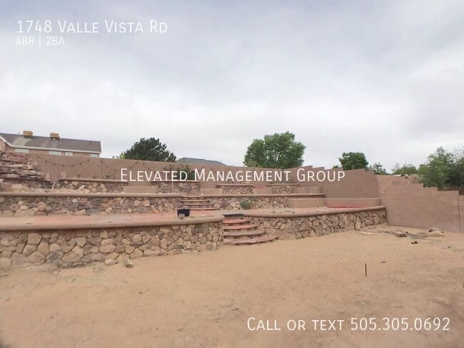 Building Photo - 1748 Valle Vista Rd NW