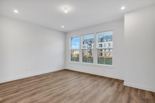 Building Photo - 304 Indigo Ct