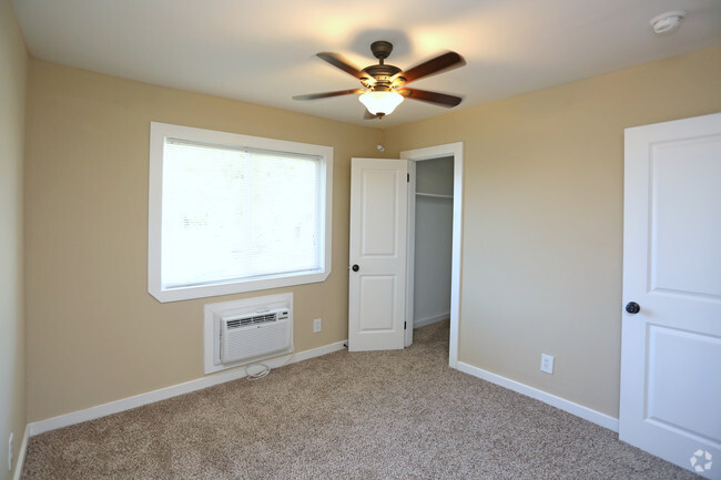 2 Bedroom Townhouse - The Vue at Greensboro