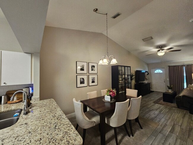 Building Photo - Charming 2-Bedroom, 2-Bath Condo with Private End-Unit Location!