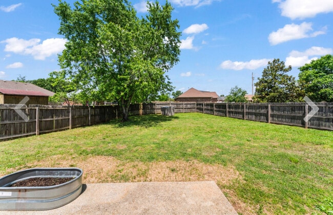 Building Photo - 8003 Minehead Dr