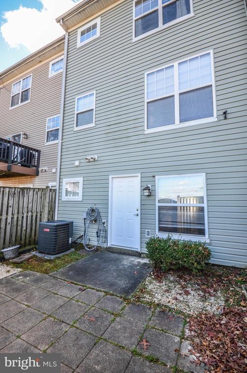 Building Photo - 116 Moore Dr