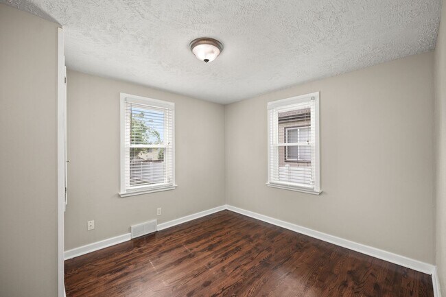 Building Photo - 3312 E 36th Ave