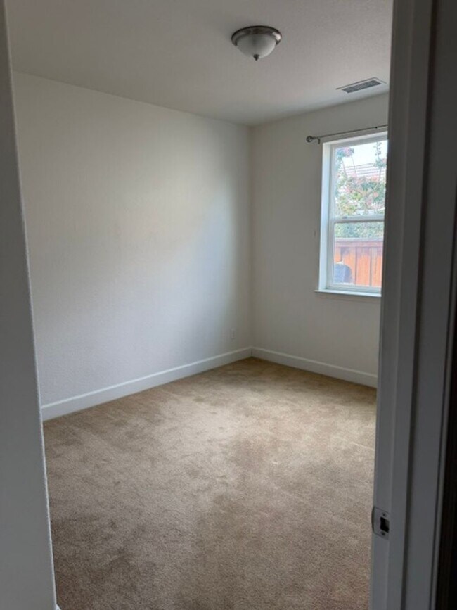 Building Photo - 2788 Alessandro Drive