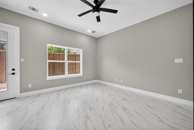Building Photo - 2362 Usman Dr