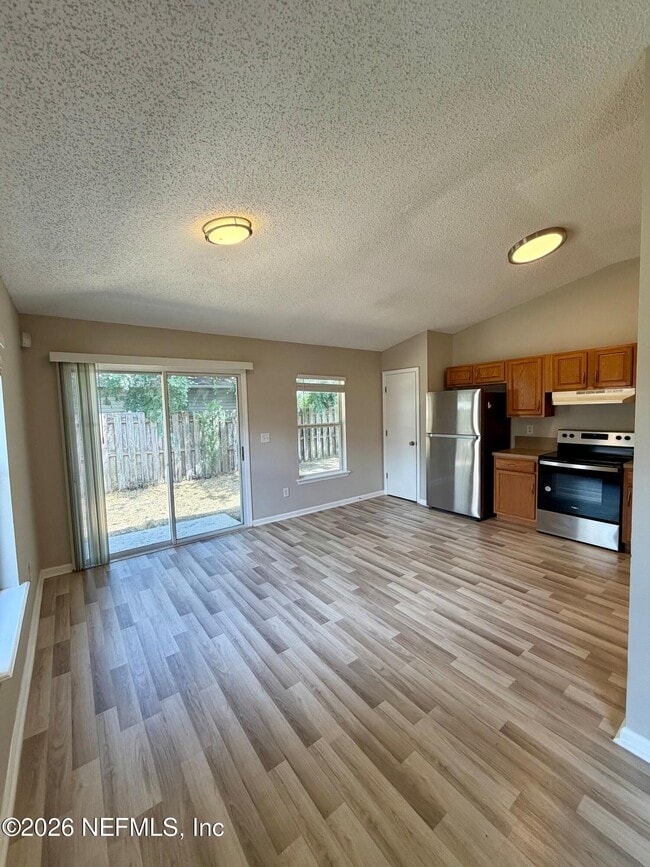 Building Photo - 230 Cezanne Cir