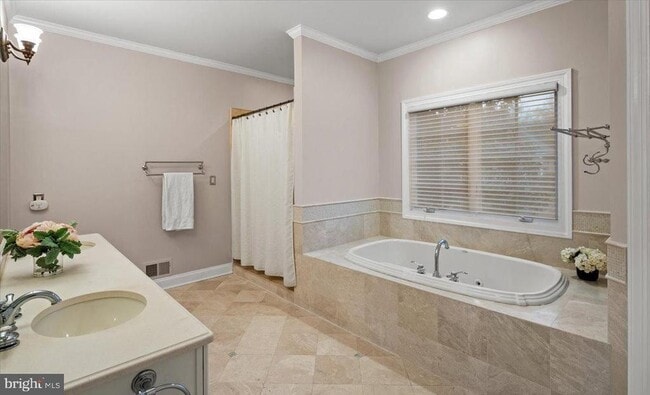 Building Photo - 12 Windermere Way