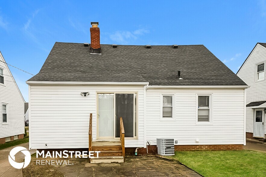 Building Photo - 13800 Oakview Blvd