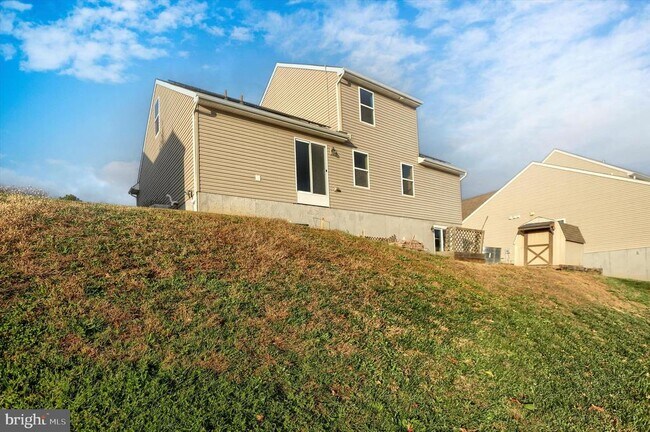 Building Photo - 158 McIntosh Ln