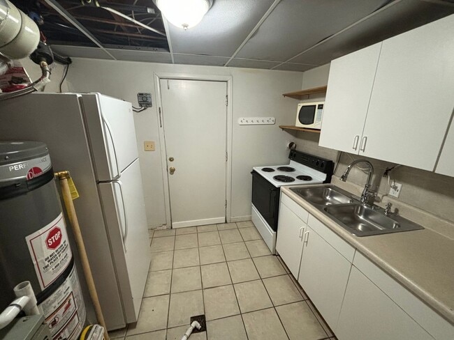 Building Photo - Nice and Spacious Orem Home