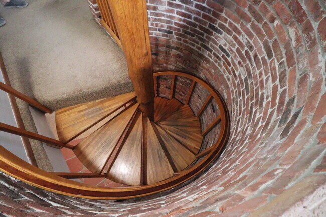 Building Photo - 270 Connetquot Rd