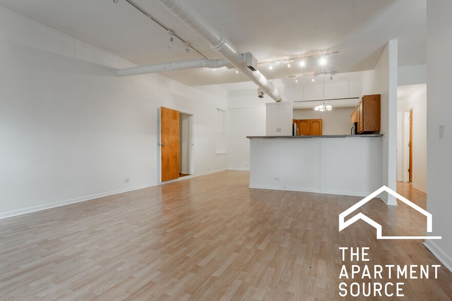 Building Photo - 1844 W Henderson St