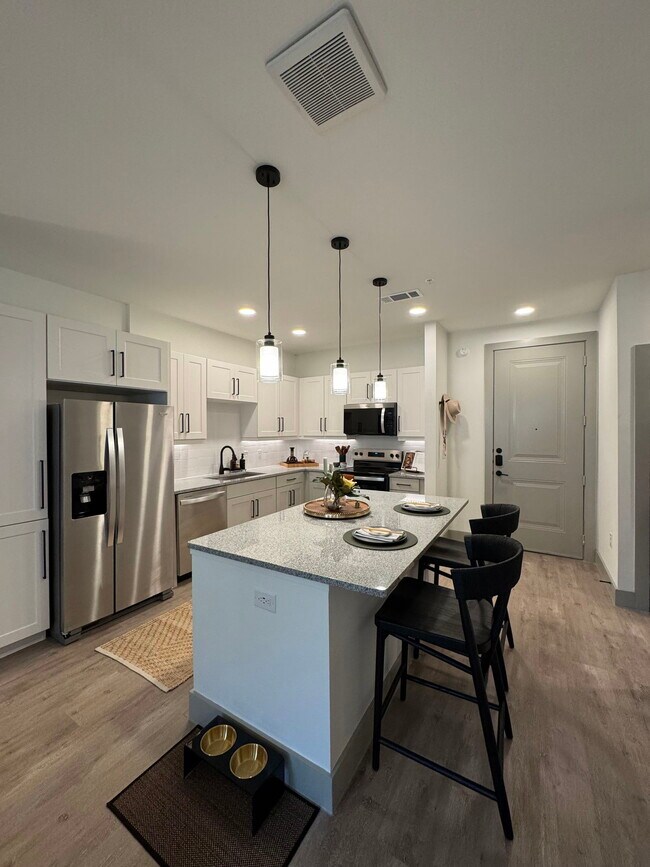 Primary Photo - 5400 Haltom Rd