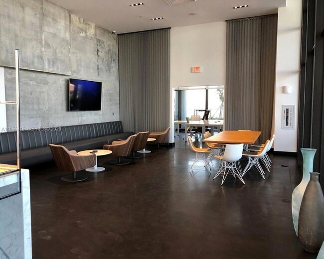 Building Photo - 1600 NE 1st Ave