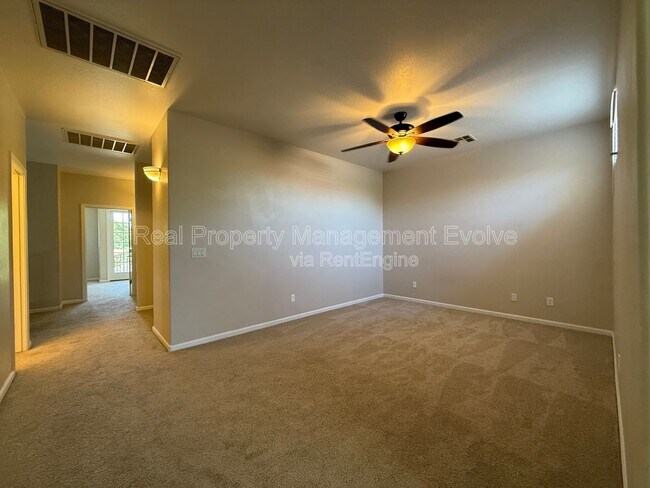 Building Photo - 13327 N 152nd Ave
