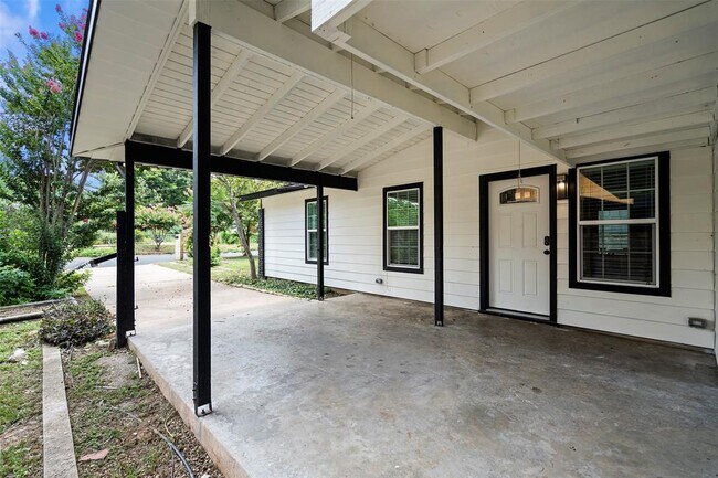 Building Photo - 3002 Brinwood Ave