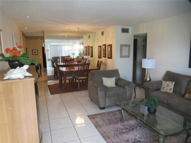 Building Photo - 2468 Florentine Way