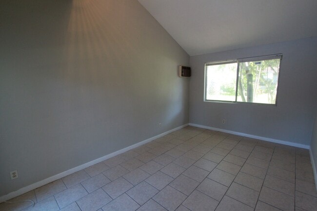 Building Photo - Southeast Austin Home with Vaulted Ceilings, Bonus Room & Private Backyard