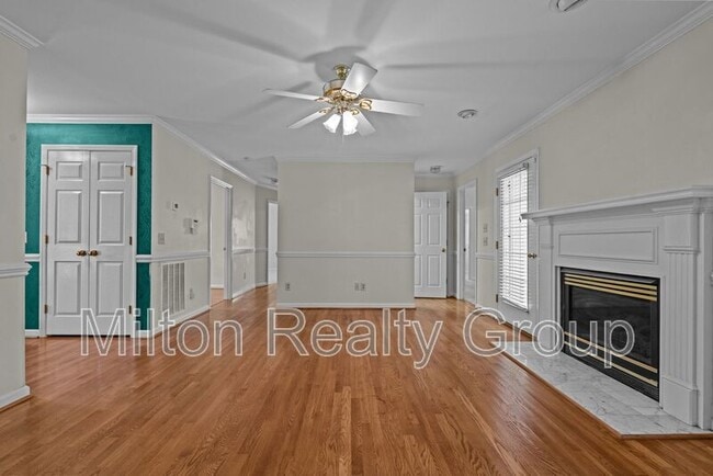 Building Photo - 464 Tirzah Dr