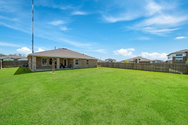 Building Photo - 818 Starcross Bnd Dr