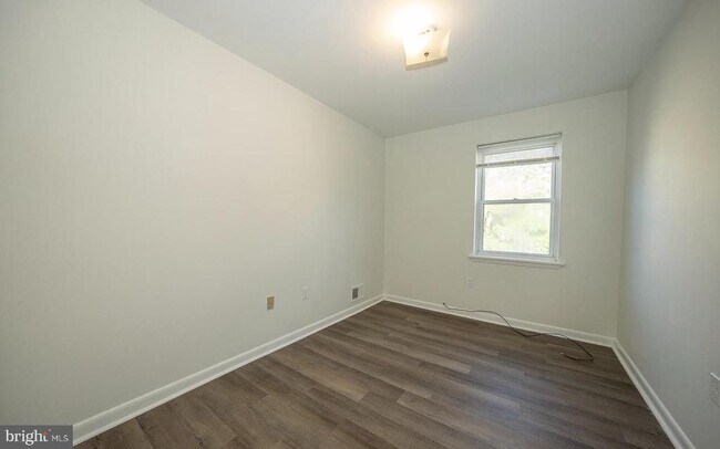 Building Photo - 835 N Uber St