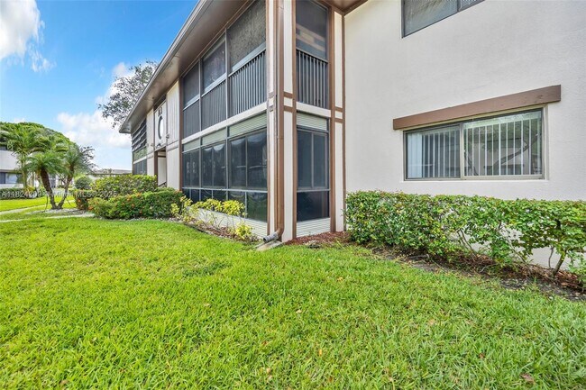 Building Photo - 9514 N Belfort Cir