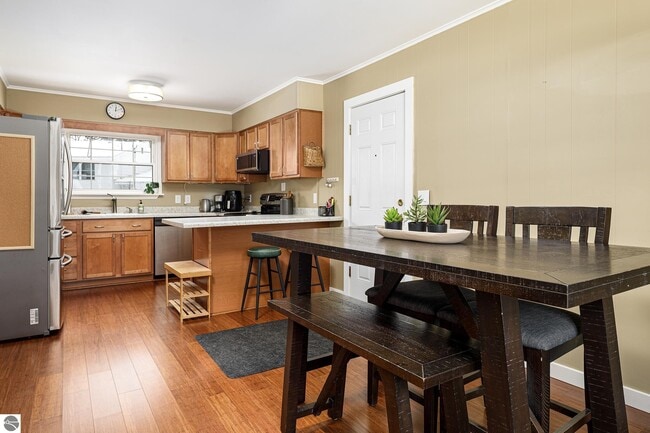 Building Photo - 1704 Comanche St