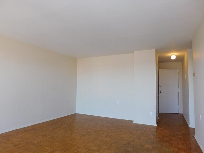 Building Photo - 1105 Massachusetts Ave