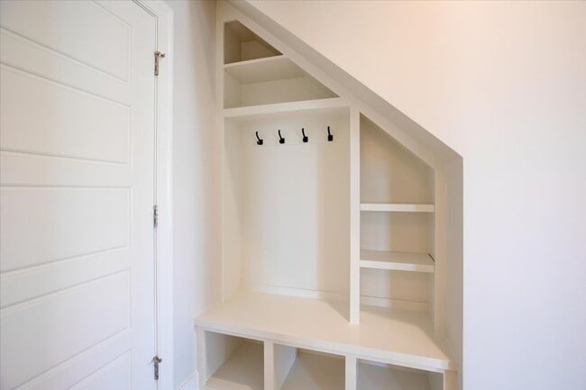 Building Photo - Brand New Construction Townhome in Norton Commons