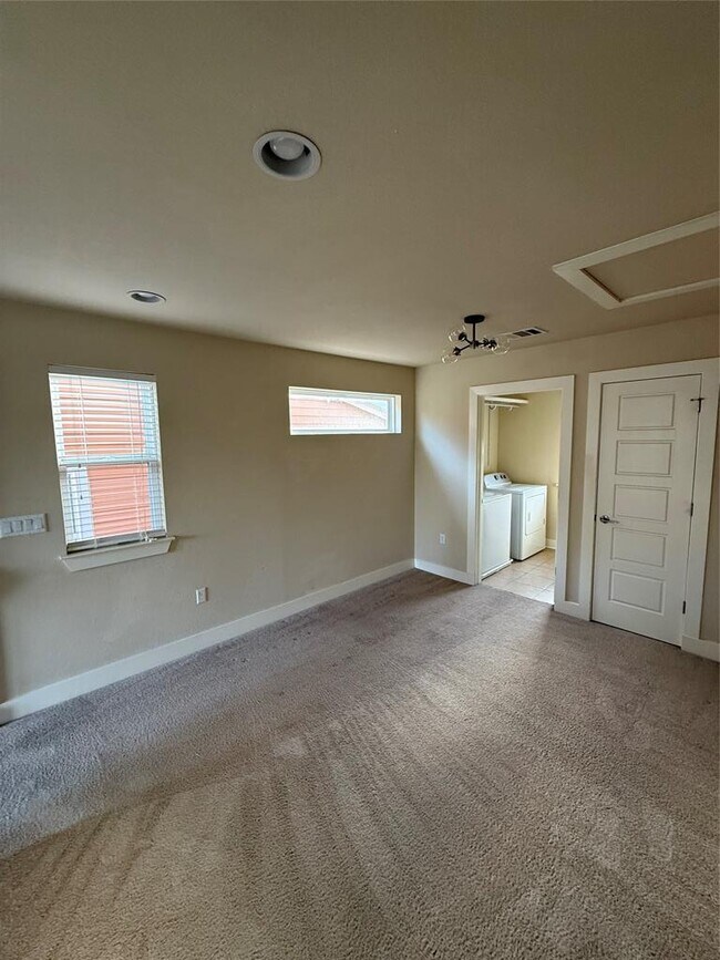 Building Photo - 2825 Stock Dr