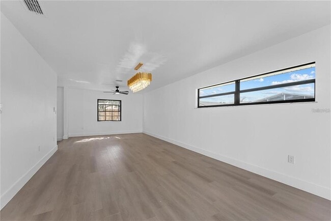 Building Photo - 607 Dunblane Dr