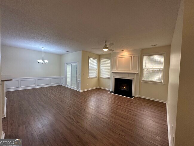 Building Photo - 124 Cottesford Dr SW