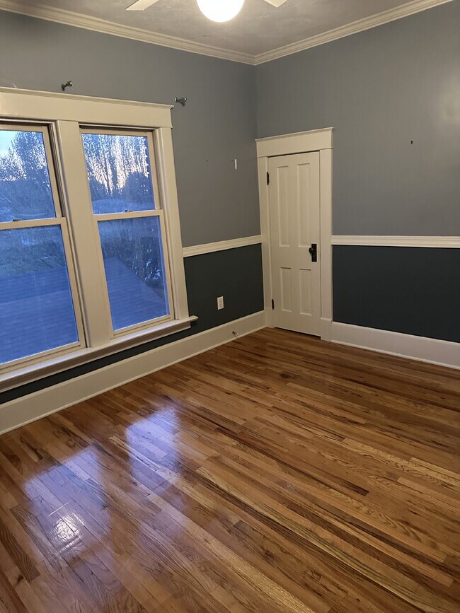 Building Photo - "Charming 3-Bed Oasis with Granite Touches & Cozy Fireplace in Nampa!"