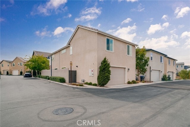 Building Photo - 130 Chorus