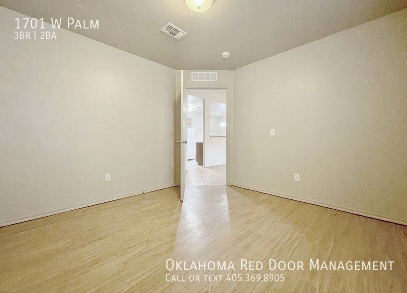 Building Photo - 1701 W Palm Pl