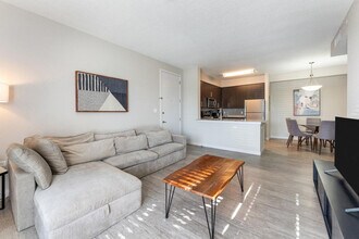 Building Photo - 1820 Legends Ln