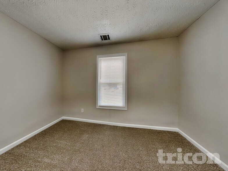 Building Photo - 616 Magnolia Dr
