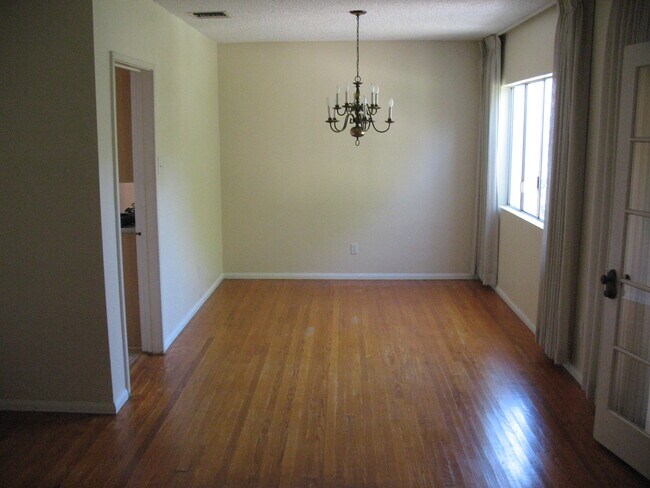 Dining Room area - 3121 W Wyoming Ave