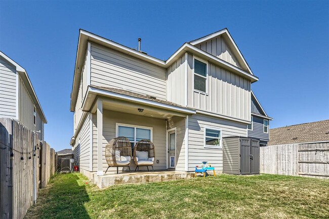 Building Photo - 213 Majestic Cedar Dr