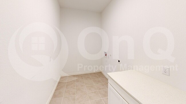 Building Photo - 2521 Stella Ln