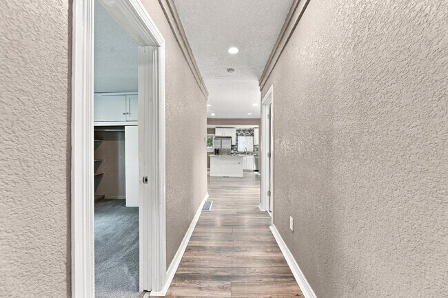 Building Photo - $2,800.95 with $300 Off the first month's rent, 3 Beds - 2 Baths, Single Family Home in Denver wi...