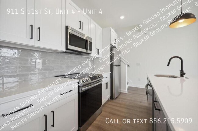 Building Photo - 911 S 51st St