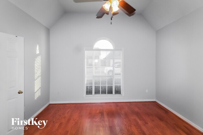 Building Photo - 8672 Eagle Dr