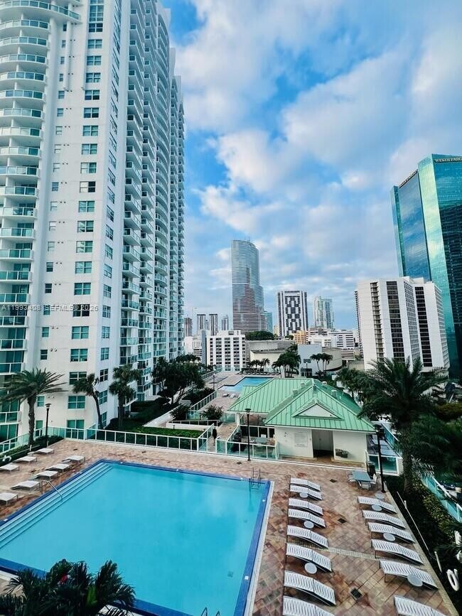 Building Photo - 41 SE 5th St