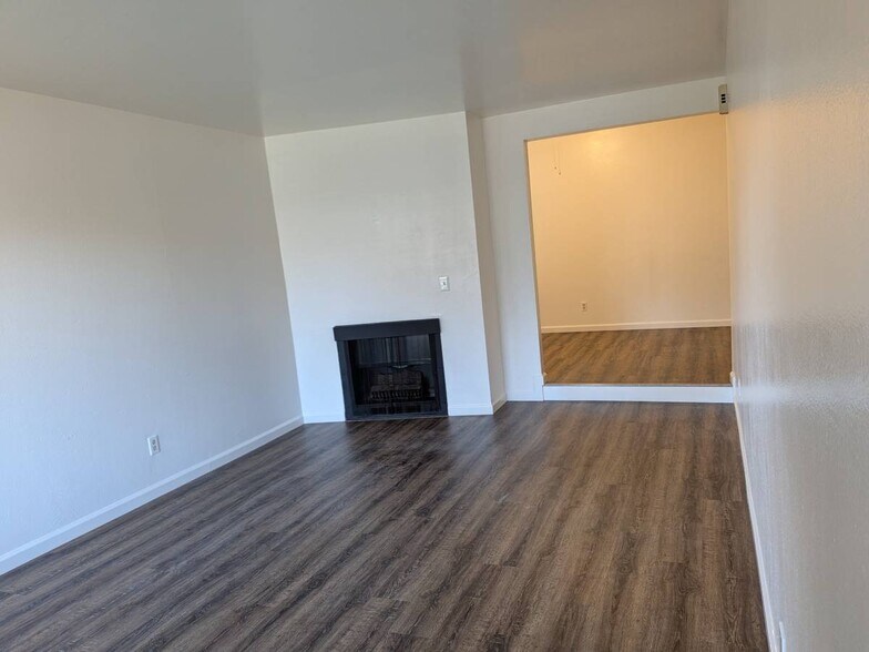 Building Photo - 9279 Corinthian Cir